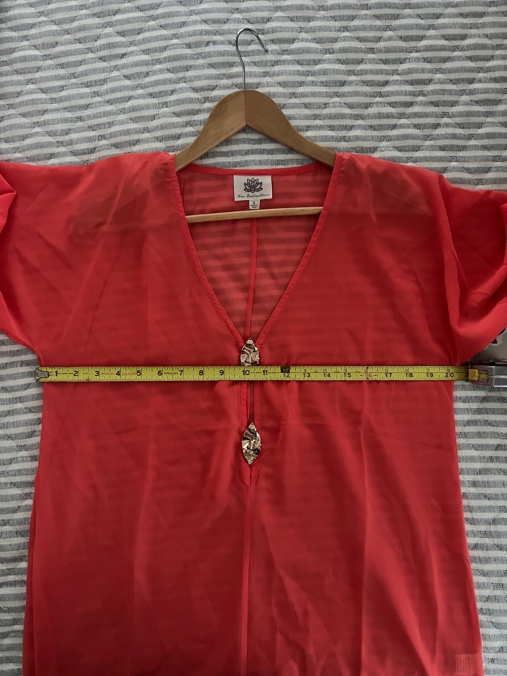 True Destinations Camellia Resort Sheer Chiffon Coral Kimono CoverUp Size S NWT - Picture 8 of 10